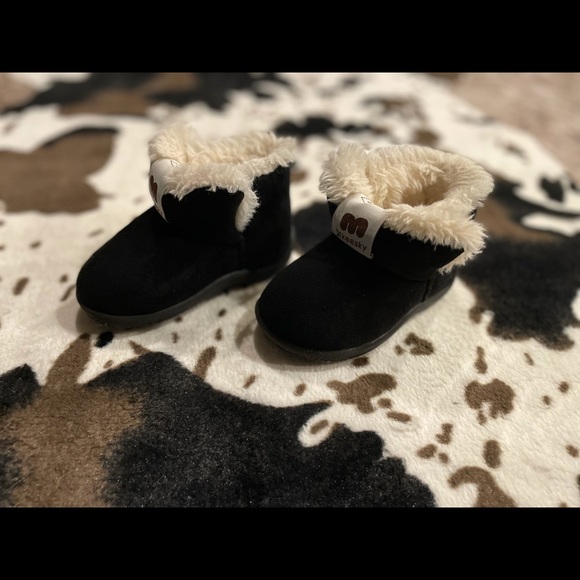 keesky Other - Fleece lined winter boots
